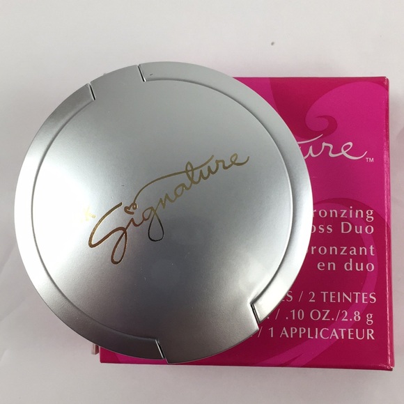 Mary Kay Signature Bronzing Lip Gloss Flare/Copper - Picture 2 of 7